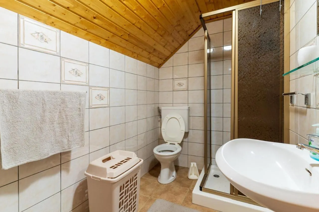 Kuca Za Odmor Lea Villa Delnice 0*,  Croatia